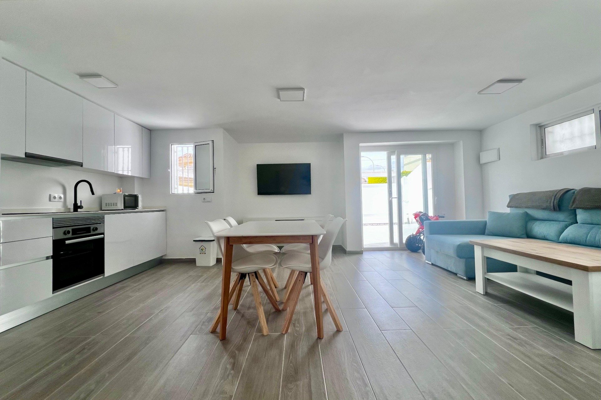 Reventa - Villa / Casa - San Miguel de Salinas - Las Filipinas
