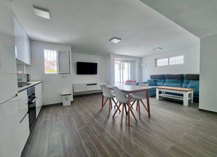 Reventa - Villa / Casa - San Miguel de Salinas - Las Filipinas