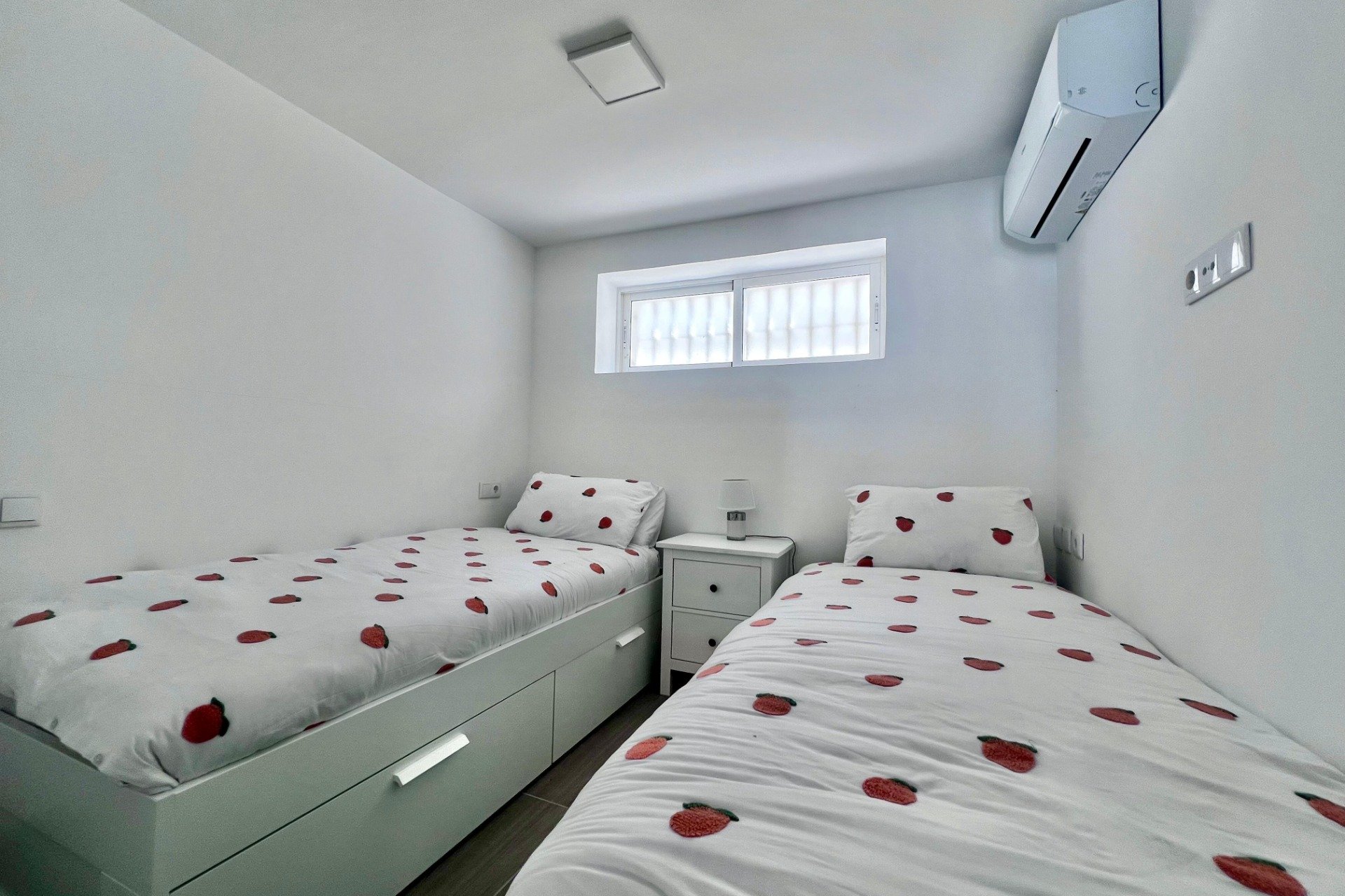 Reventa - Villa / Casa - San Miguel de Salinas - Las Filipinas