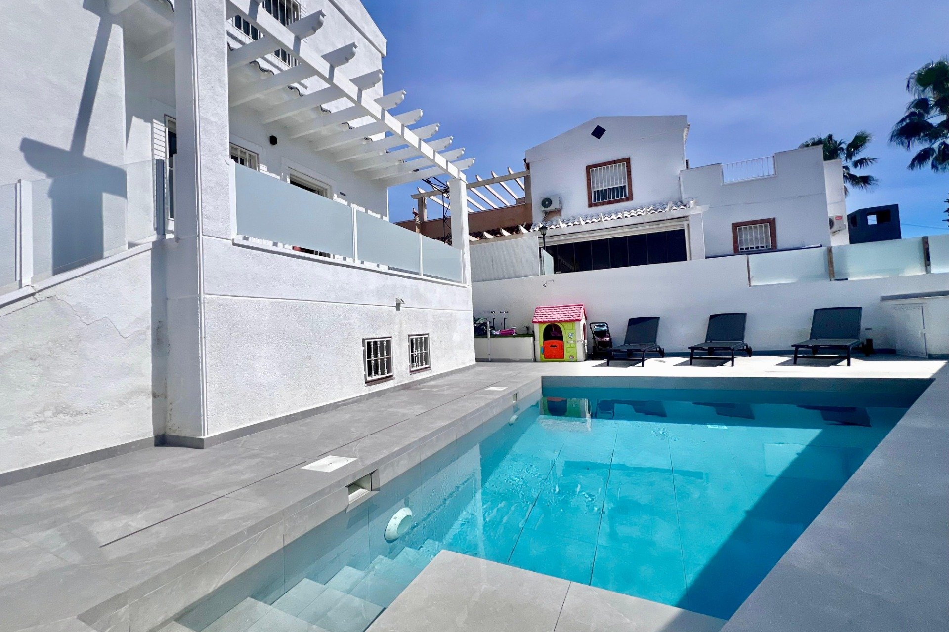 Reventa - Villa / Casa - San Miguel de Salinas - Las Filipinas