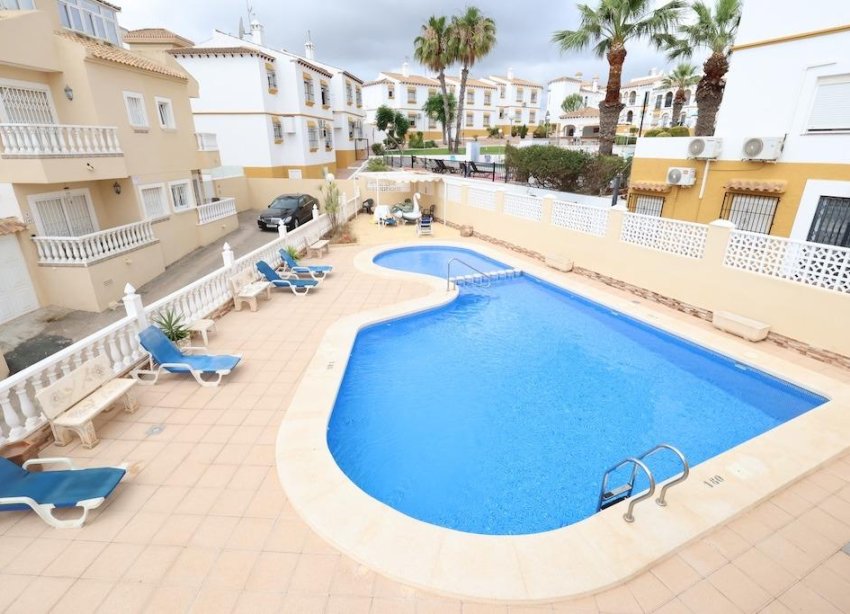 Reventa - Villa / Casa - San Miguel de Salinas - Las Filipinas