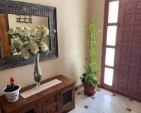 Reventa - Villa / Casa - San Miguel de Salinas - Pueblo