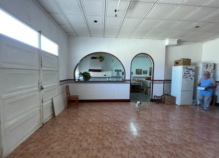Reventa - Villa / Casa - San Miguel de Salinas - Pueblo