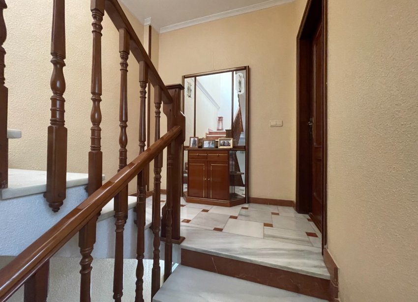 Reventa - Villa / Casa - San Miguel de Salinas - Pueblo