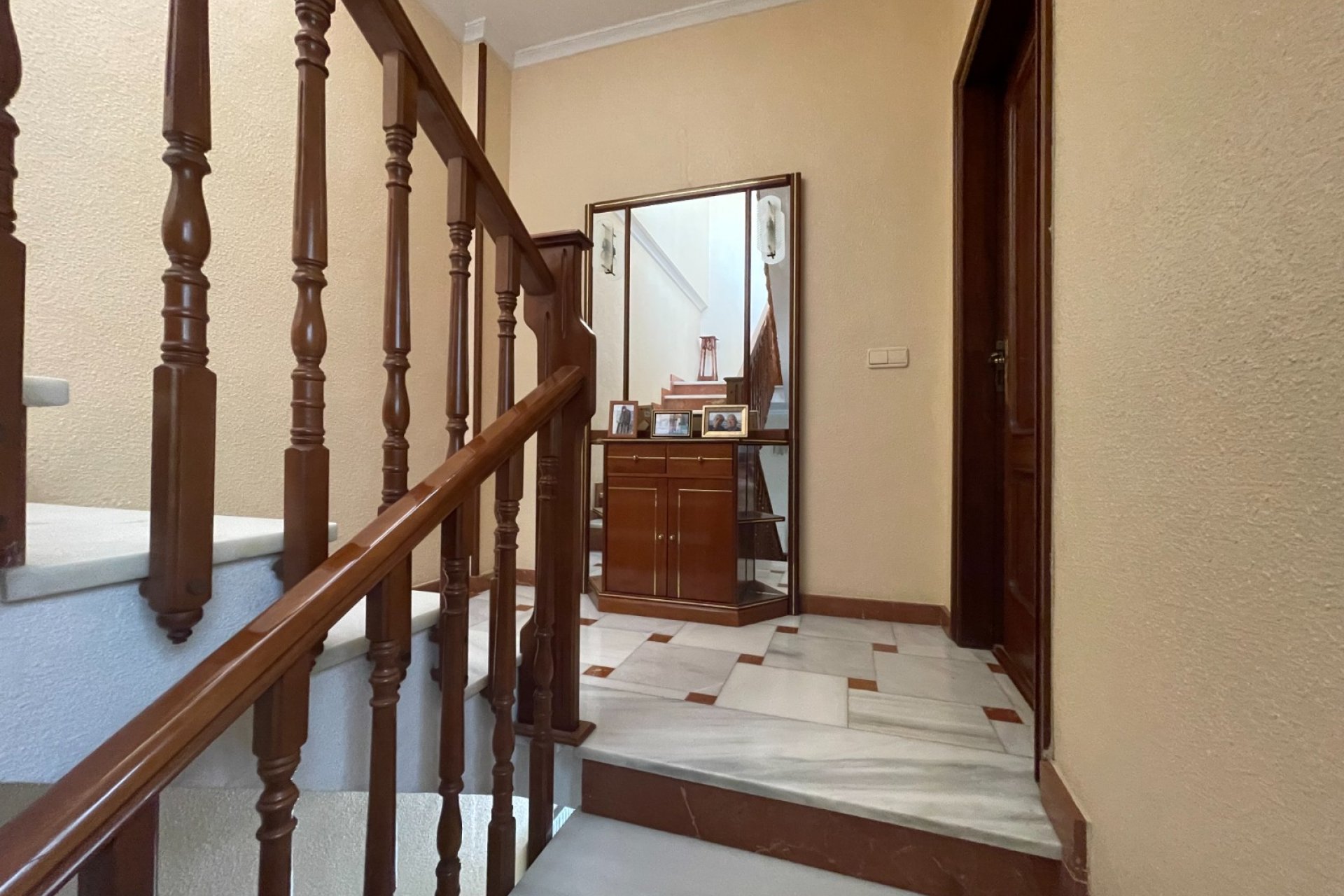 Reventa - Villa / Casa - San Miguel de Salinas - Pueblo