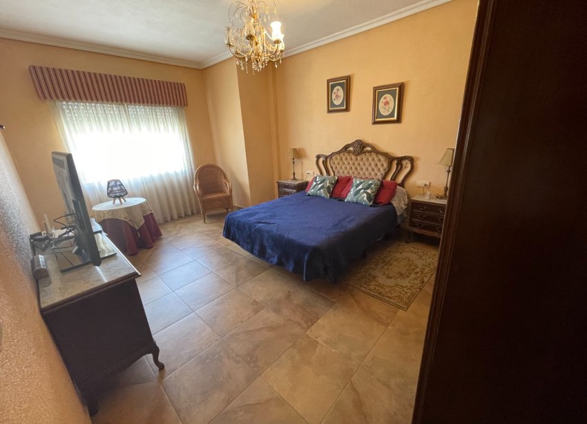 Reventa - Villa / Casa - San Miguel de Salinas - Pueblo