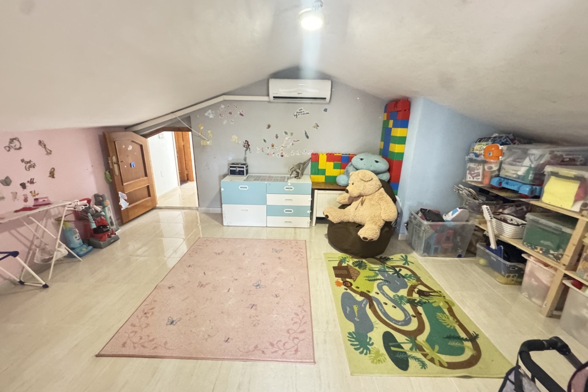 Reventa - Villa / Casa - San Miguel de Salinas