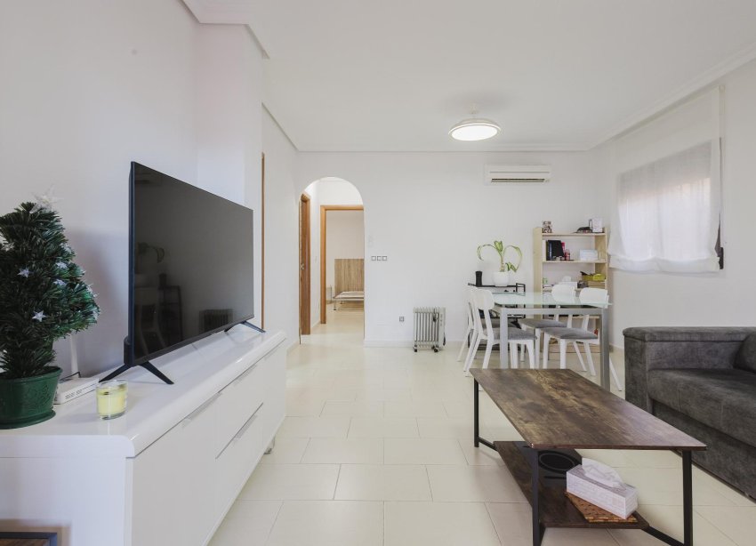 Reventa - Villa / Casa - Torrevieja - Aguas Nuevas