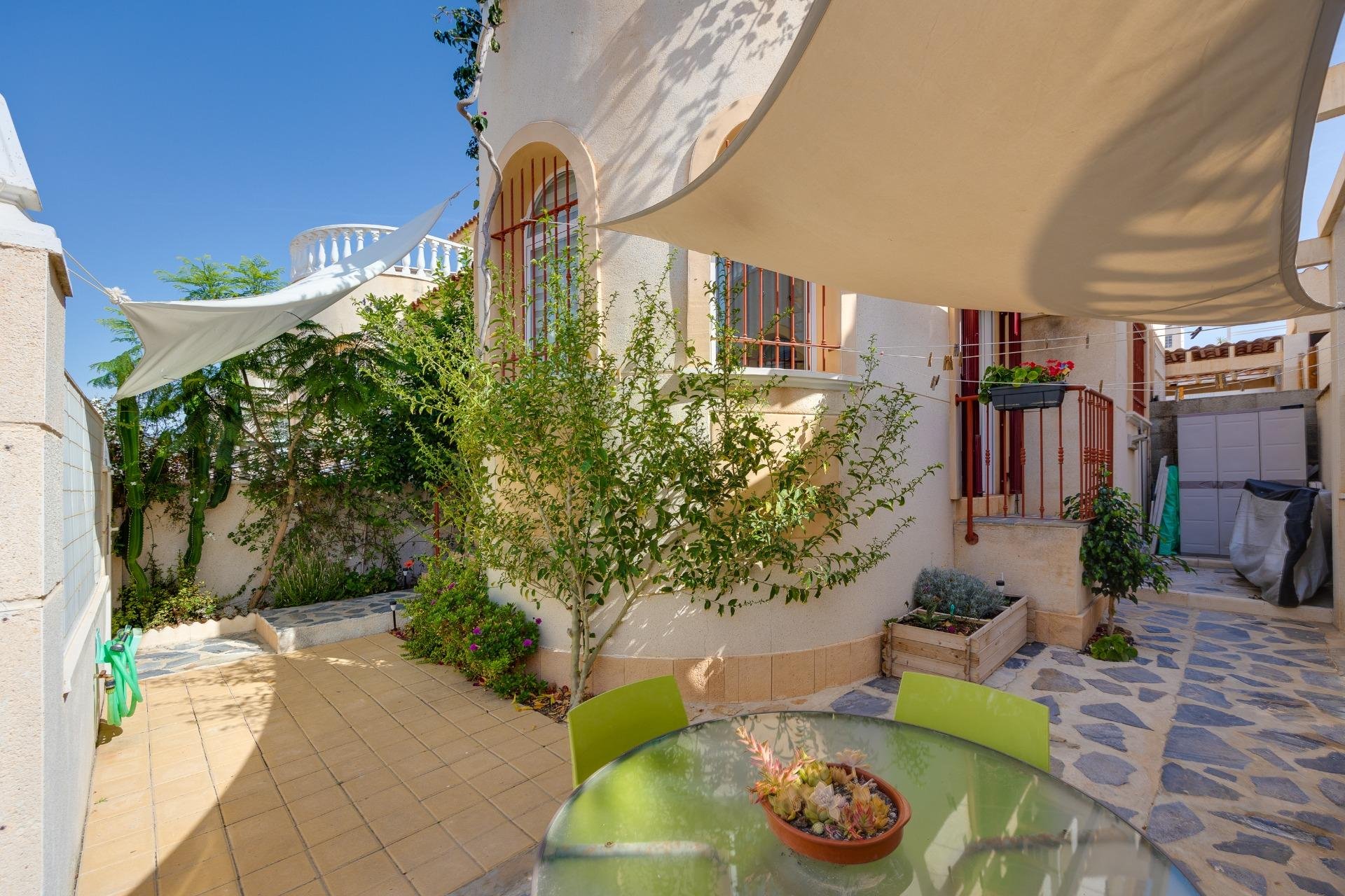 Reventa - Villa / Casa - Torrevieja - Aguas Nuevas