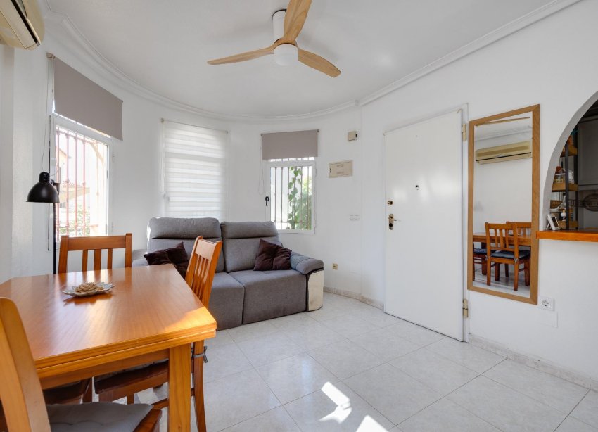 Reventa - Villa / Casa - Torrevieja - Aguas Nuevas