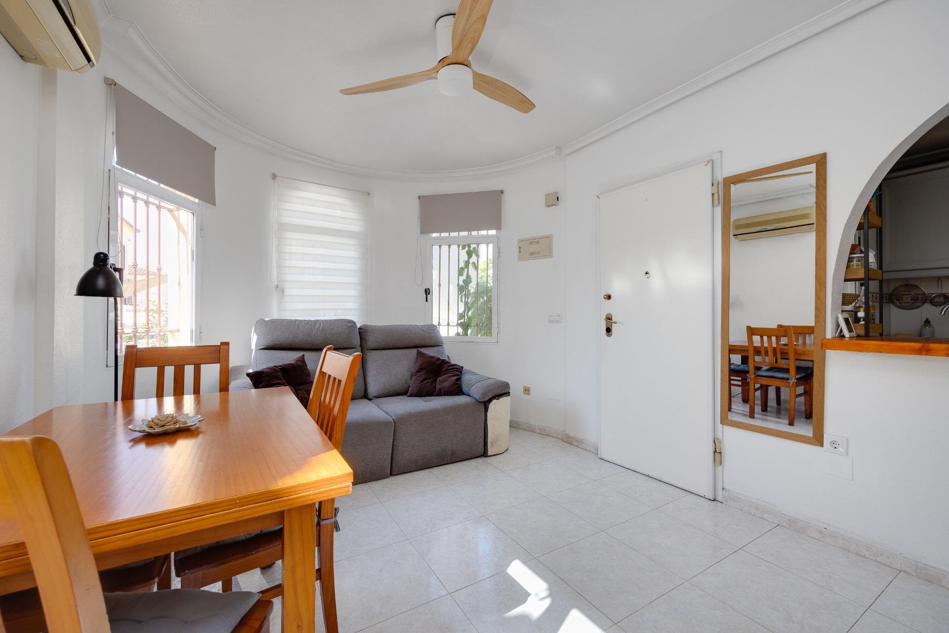 Reventa - Villa / Casa - Torrevieja - Aguas Nuevas