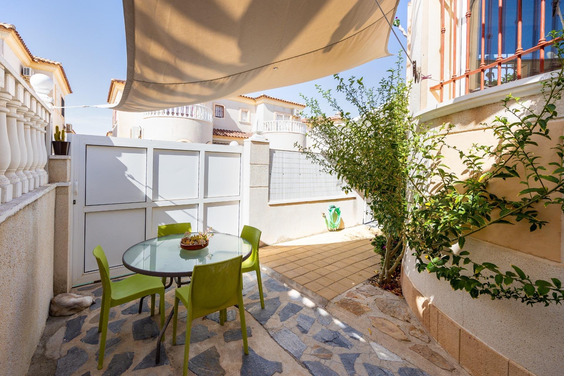 Reventa - Villa / Casa - Torrevieja - Aguas Nuevas
