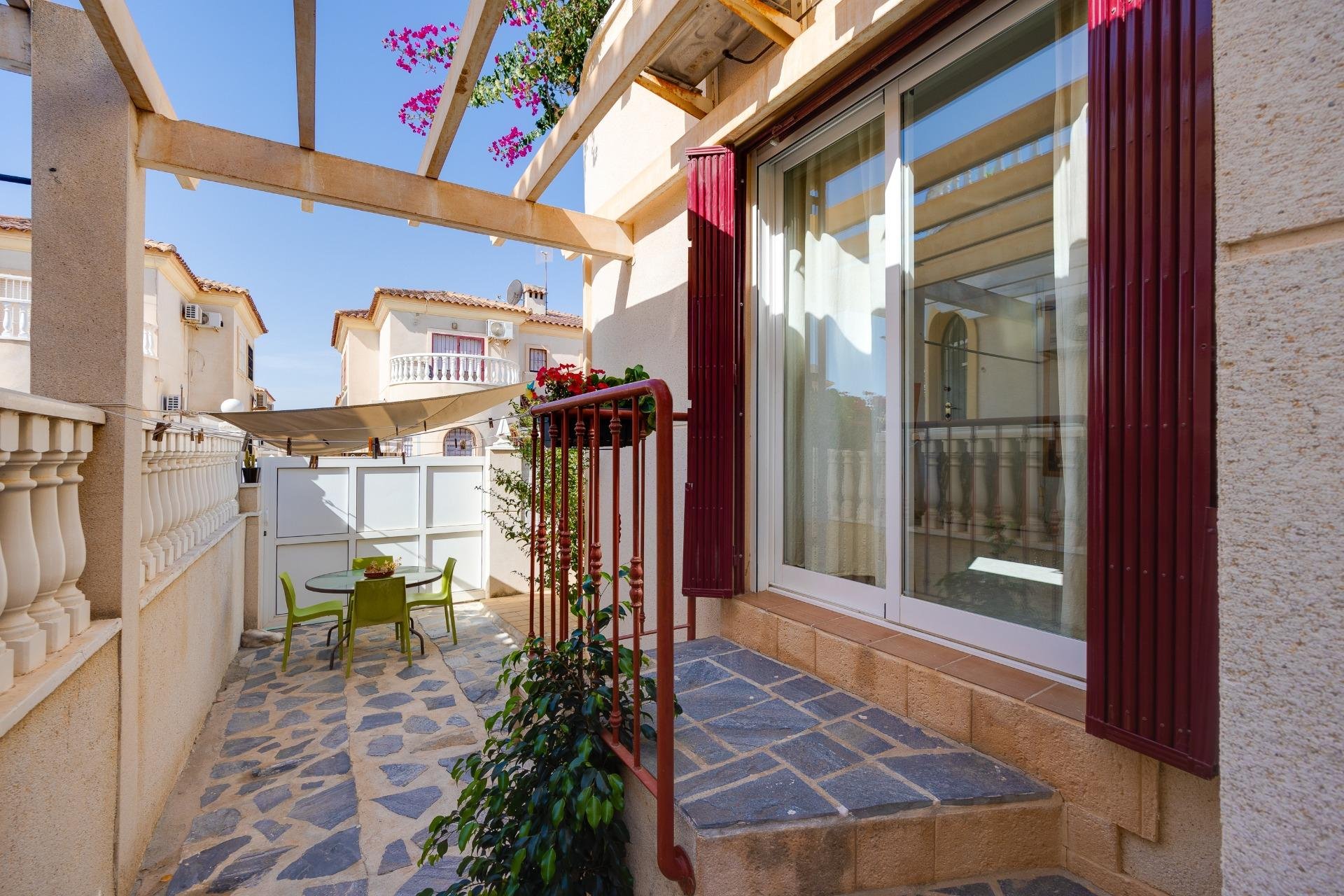 Reventa - Villa / Casa - Torrevieja - Aguas Nuevas