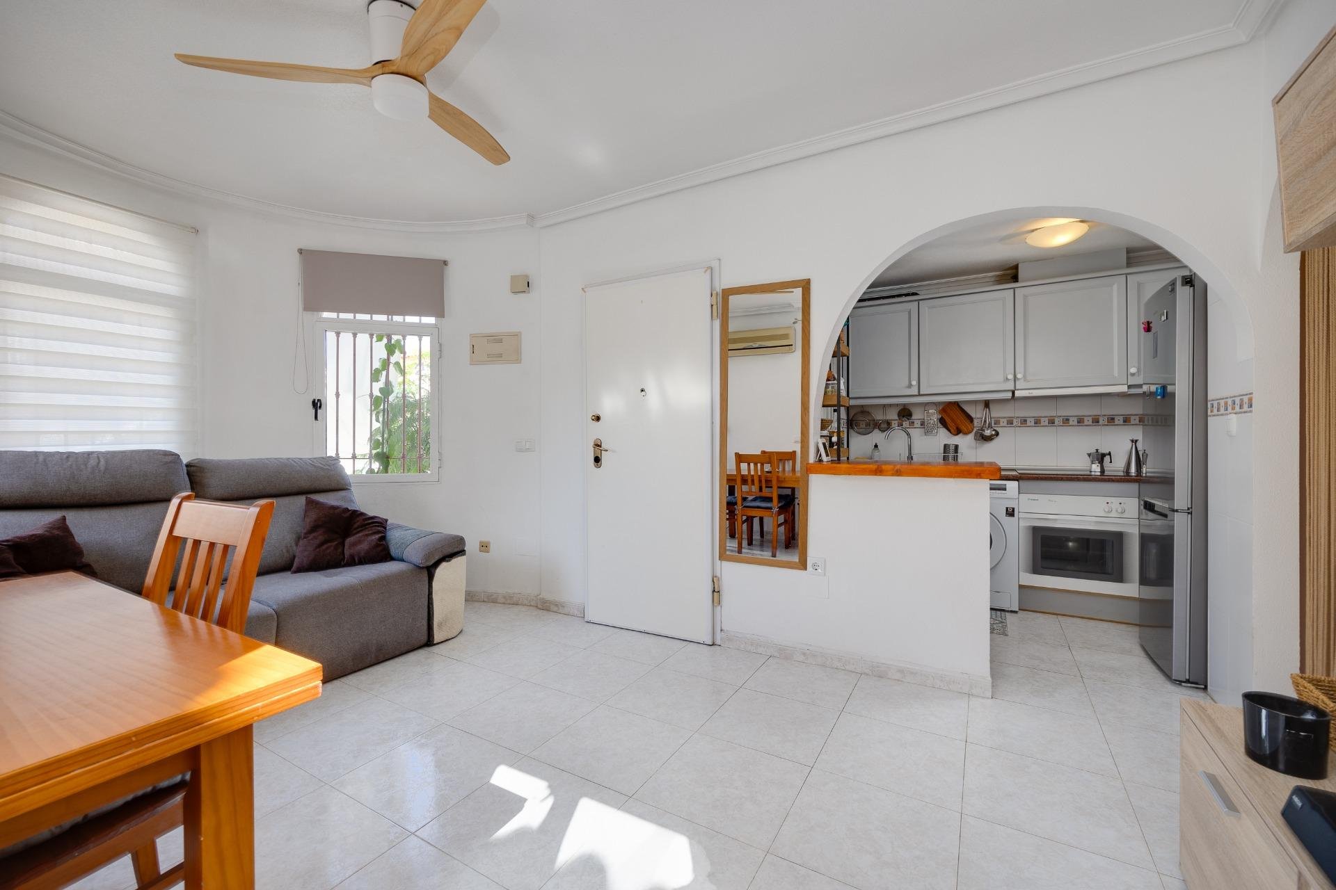 Reventa - Villa / Casa - Torrevieja - Aguas Nuevas