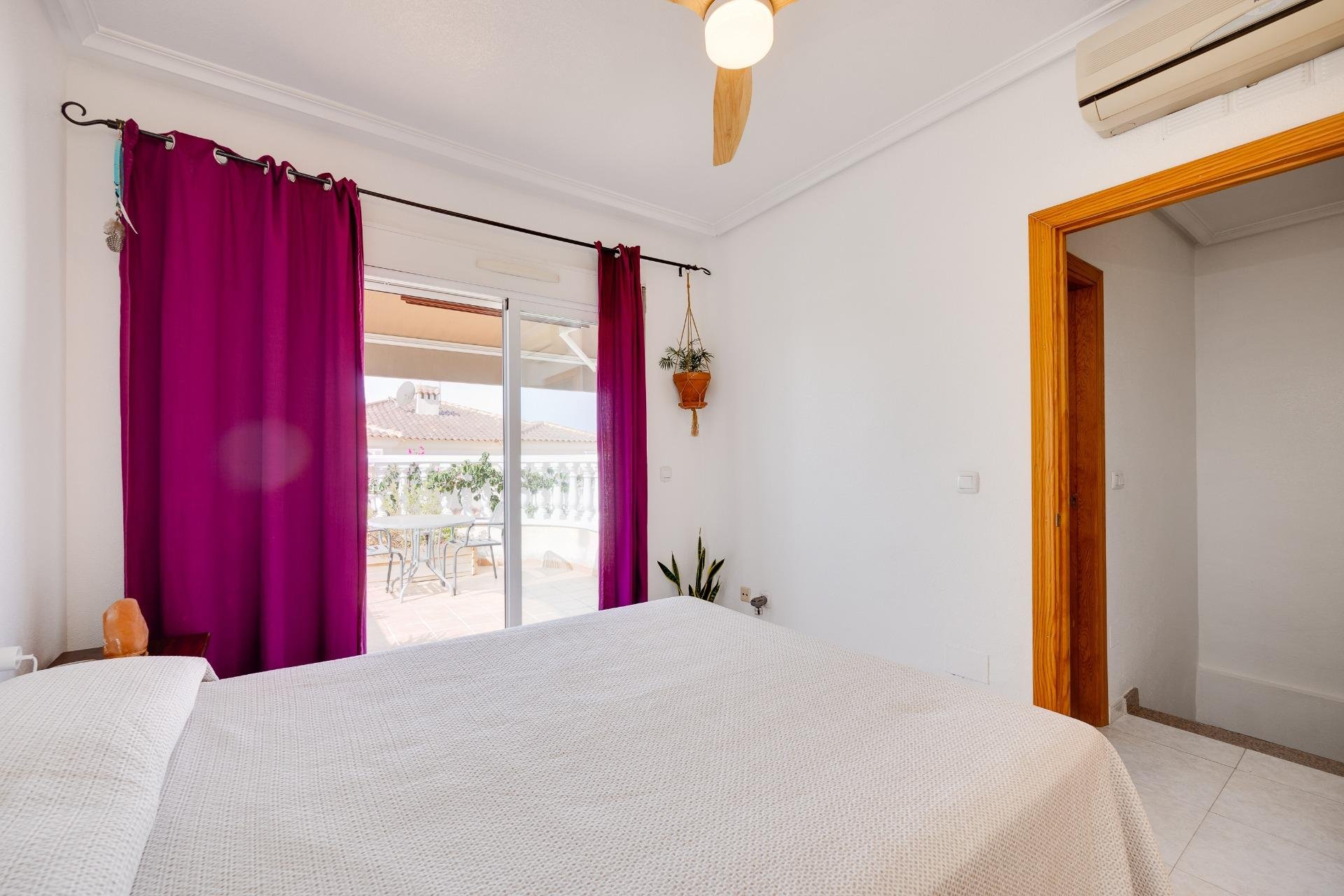 Reventa - Villa / Casa - Torrevieja - Aguas Nuevas