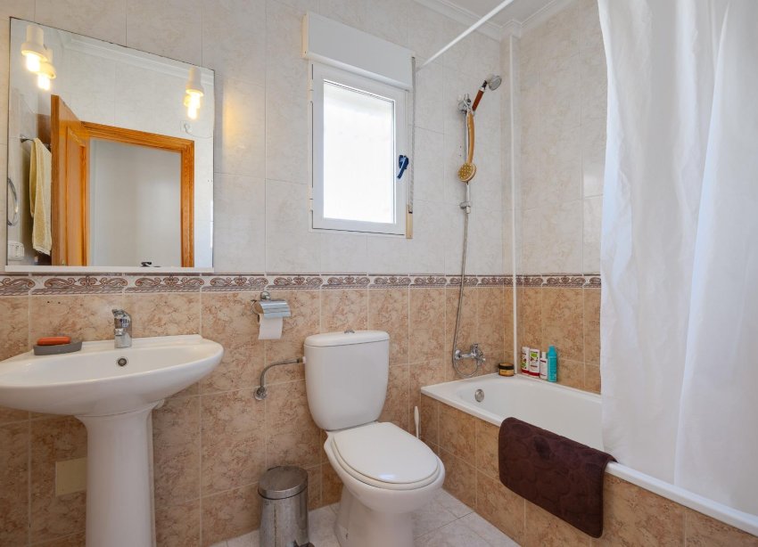 Reventa - Villa / Casa - Torrevieja - Aguas Nuevas
