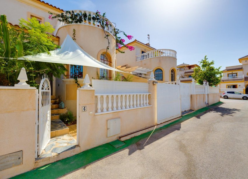 Reventa - Villa / Casa - Torrevieja - Aguas Nuevas