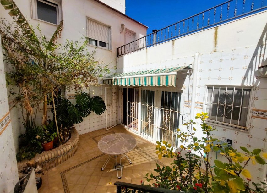 Reventa - Villa / Casa - Torrevieja - Centro