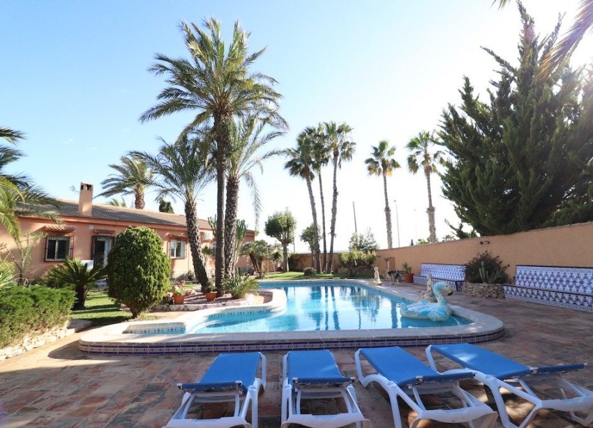 Reventa - Villa / Casa - Torrevieja - El Chaparral
