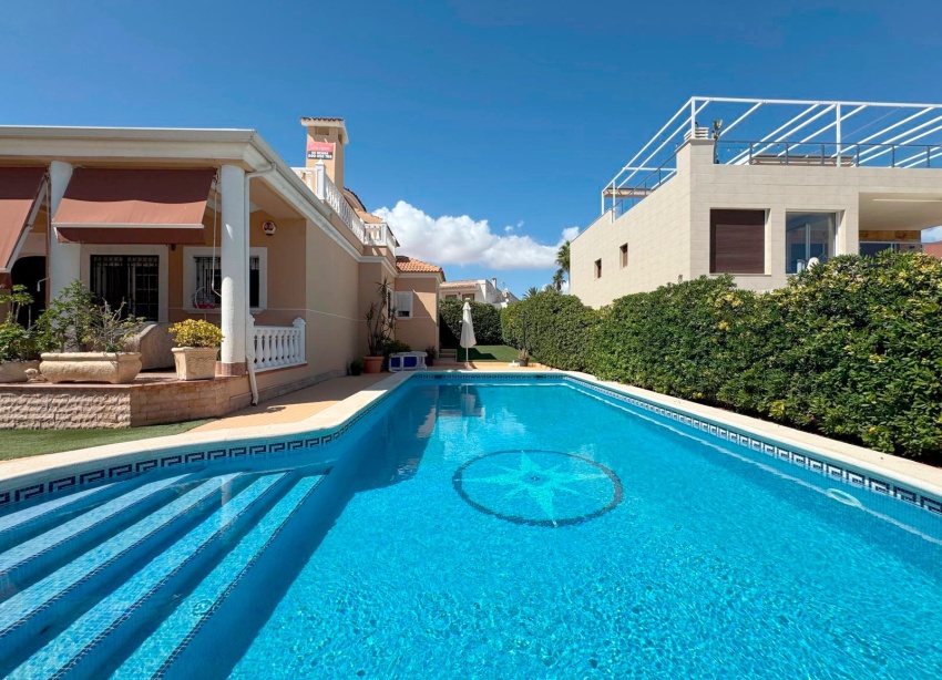 Reventa - Villa / Casa - Torrevieja - La Mata