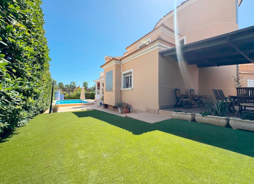Reventa - Villa / Casa - Torrevieja - La Mata