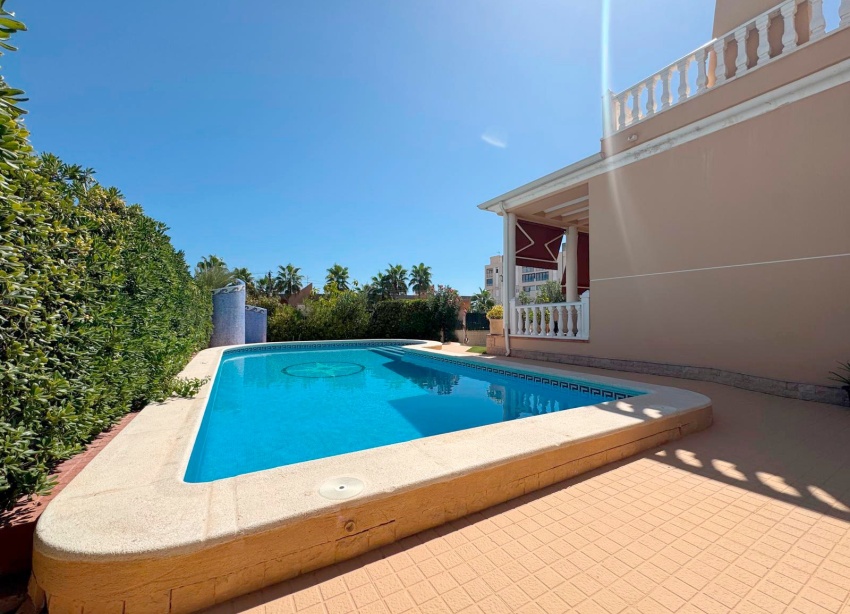 Reventa - Villa / Casa - Torrevieja - La Mata