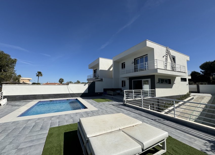 Reventa - Villa / Casa - Torrevieja - Los Balcones