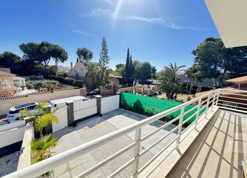 Reventa - Villa / Casa - Torrevieja - Los Balcones