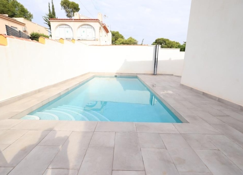 Reventa - Villa / Casa - Torrevieja - Los Balcones