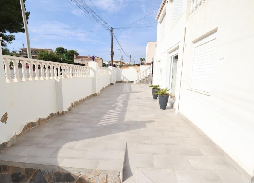 Reventa - Villa / Casa - Torrevieja - Los Balcones