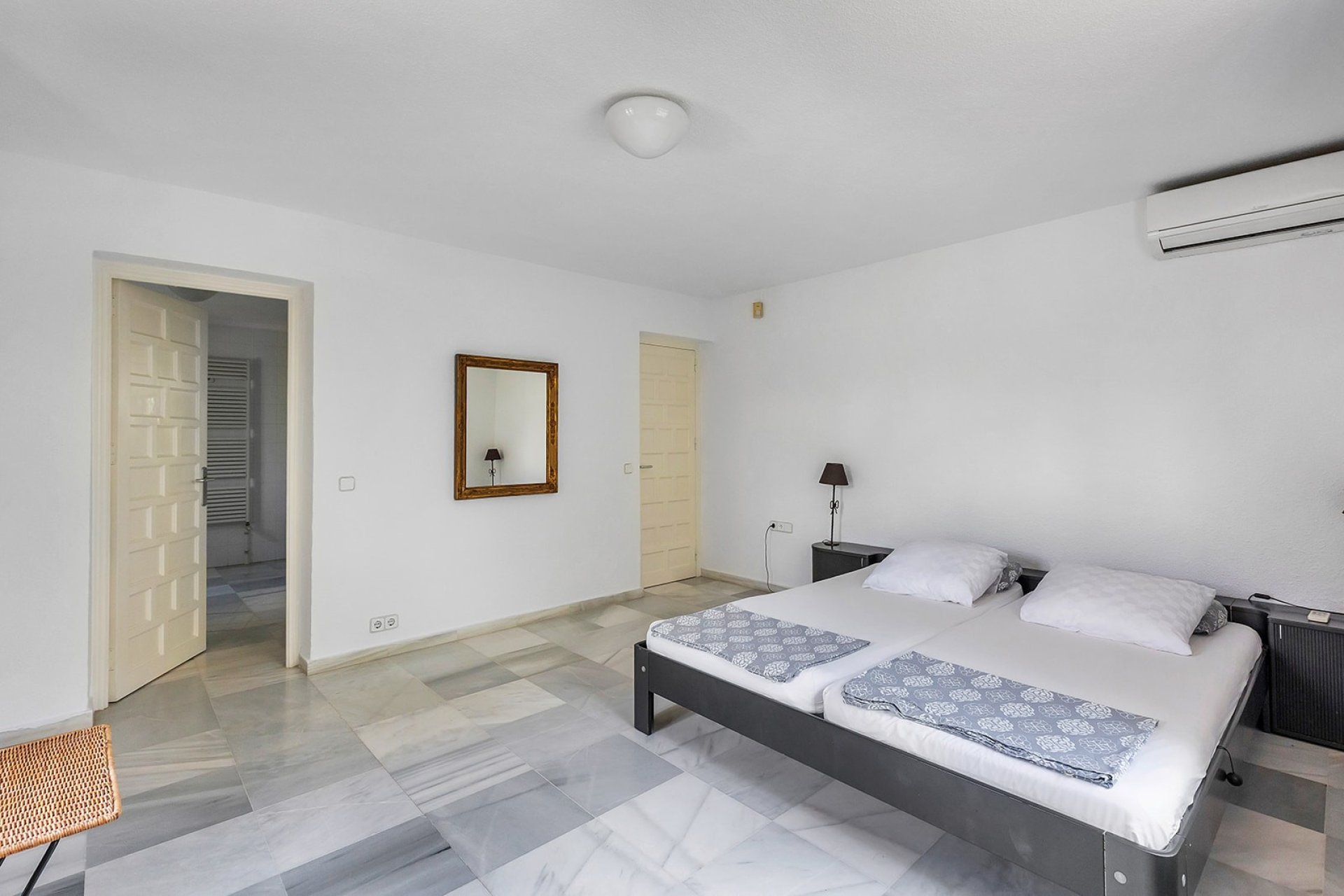 Reventa - Villa / Casa - Torrevieja - Playa de los Locos