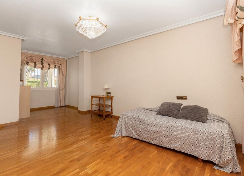 Reventa - Villa / Casa - Torrevieja - Torreta florida