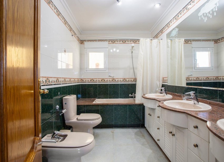 Reventa - Villa / Casa - Torrevieja - Torreta florida