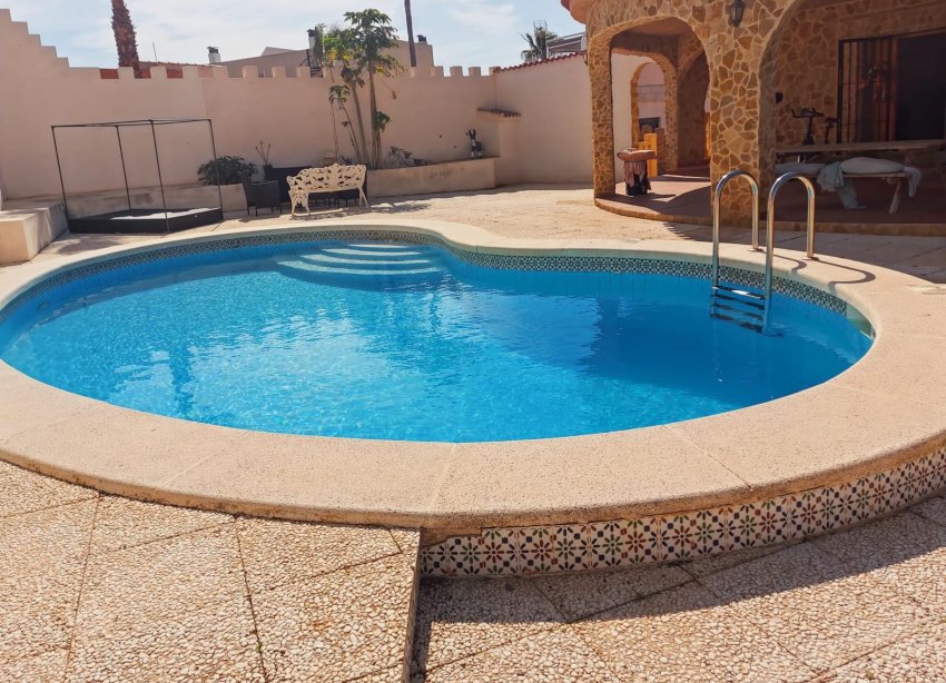 Reventa - Villa / Casa - Torrevieja