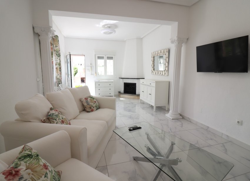 Reventa - Villa - Ciudad Quesada - La Fiesta
