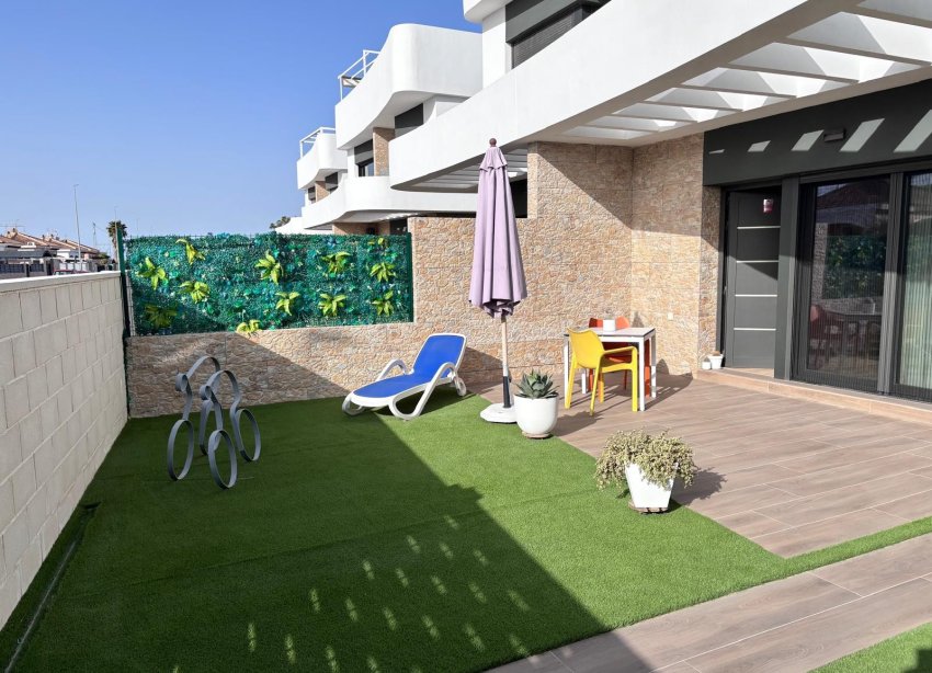 Reventa - Villa - Los Montesinos - La Herada