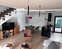 Reventa - Villa - Los Montesinos - La Herada