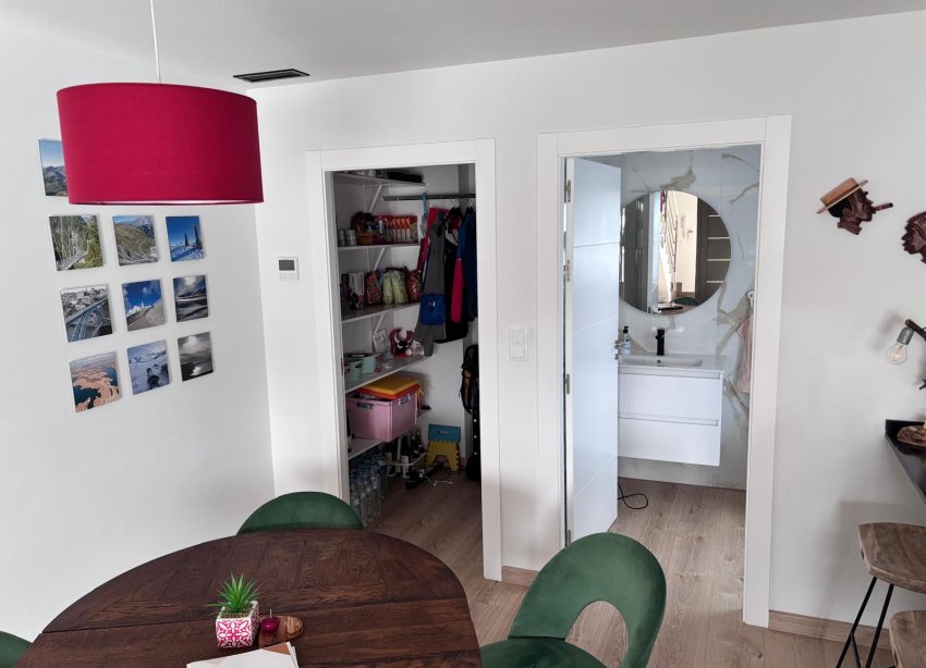 Reventa - Villa - Los Montesinos - La Herada