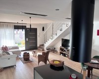 Reventa - Villa - Los Montesinos - La Herada