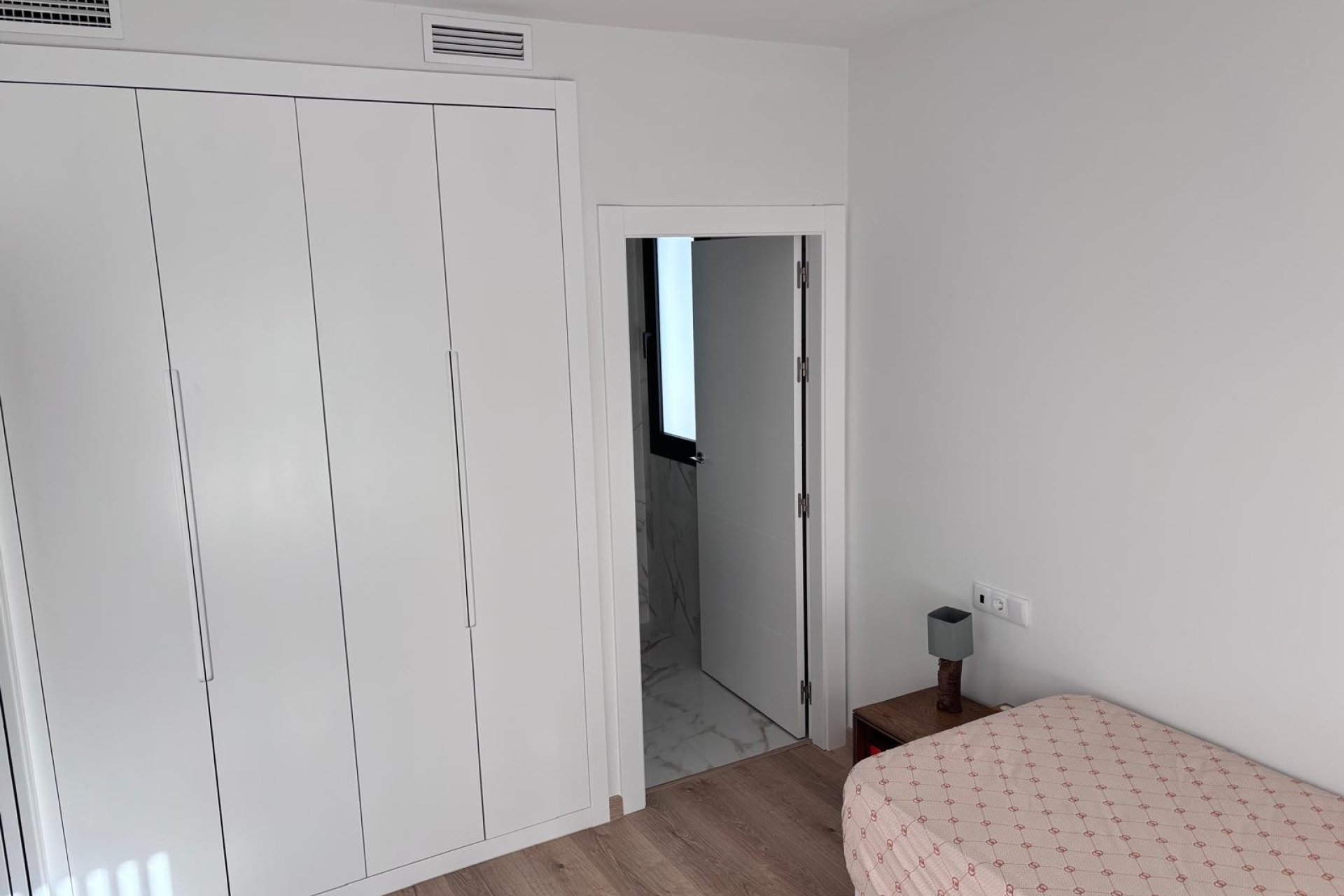 Reventa - Villa - Los Montesinos - La Herada