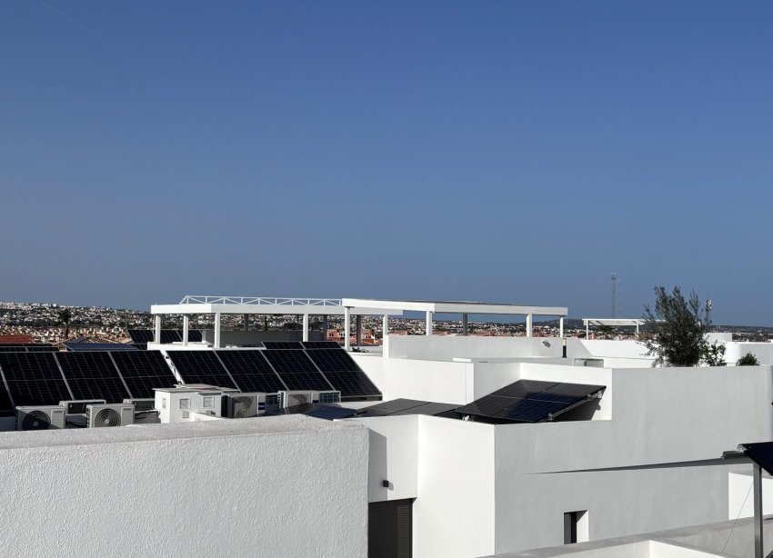 Reventa - Villa - Los Montesinos - La Herada