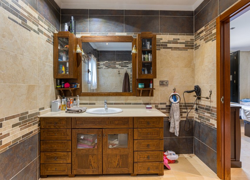 Reventa - Villa - Los Montesinos - La Herrada