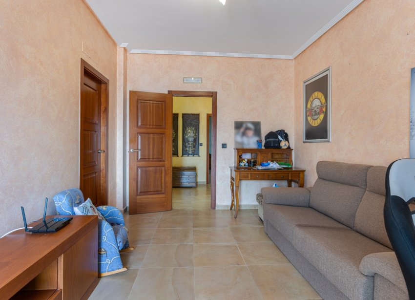 Reventa - Villa - Los Montesinos - La Herrada