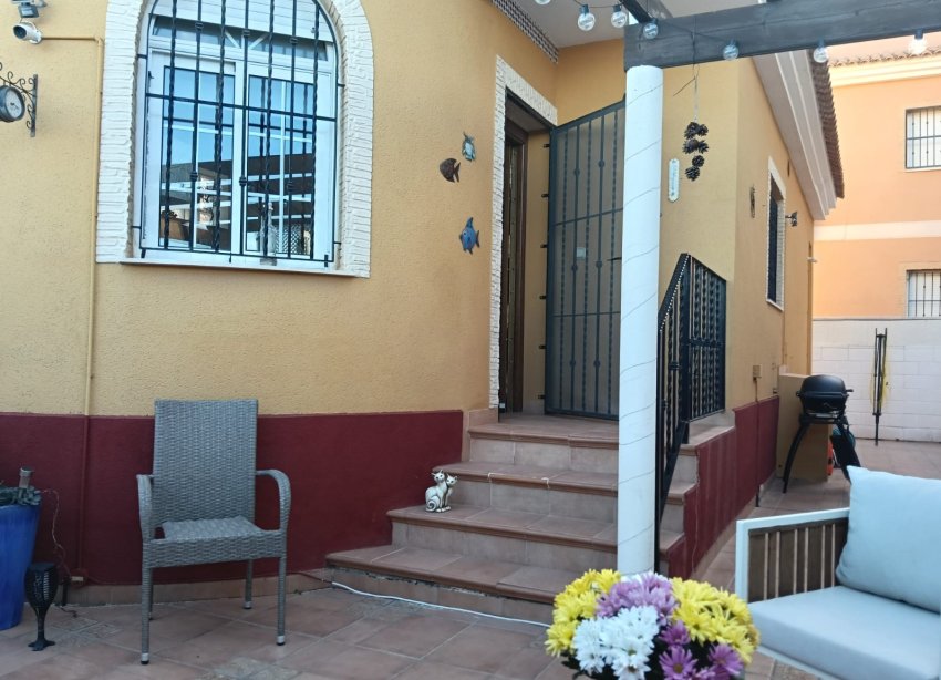 Reventa - Villa - Los Montesinos - La Herrada