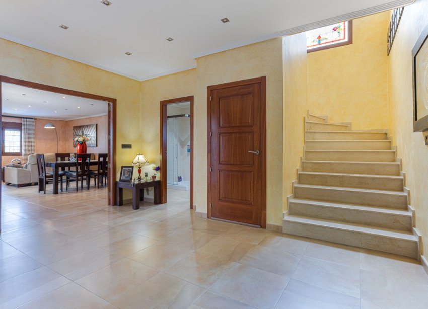 Reventa - Villa - Los Montesinos - La Herrada