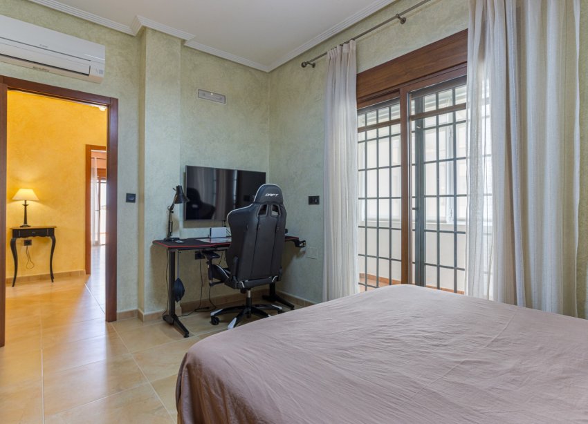 Reventa - Villa - Los Montesinos - La Herrada