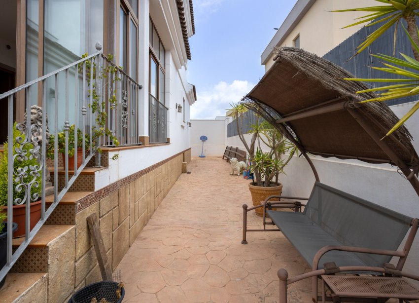 Reventa - Villa - Los Montesinos - La Herrada