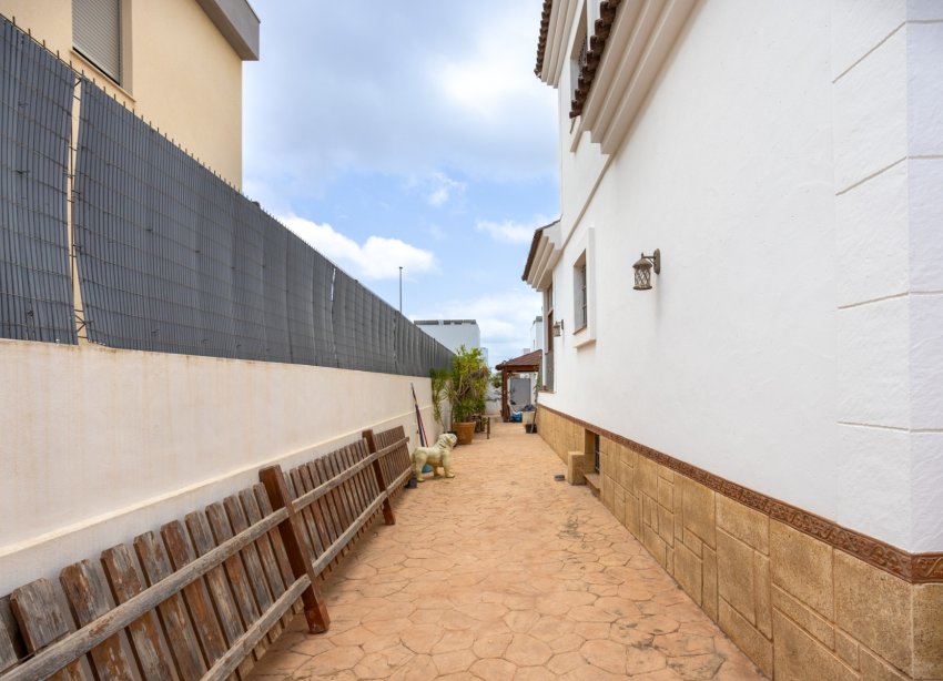 Reventa - Villa - Los Montesinos - La Herrada