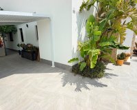 Reventa - Villa - Los Montesinos - La Herrada