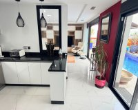 Reventa - Villa - Los Montesinos - La Herrada